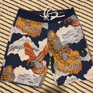 VISSLA Boys Patterned Swim Trunks Size 25